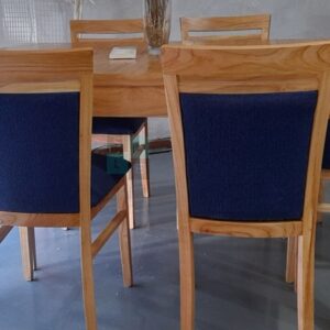 Mesa fija de 1.40 x 1 mts con 6 sillas en paraiso