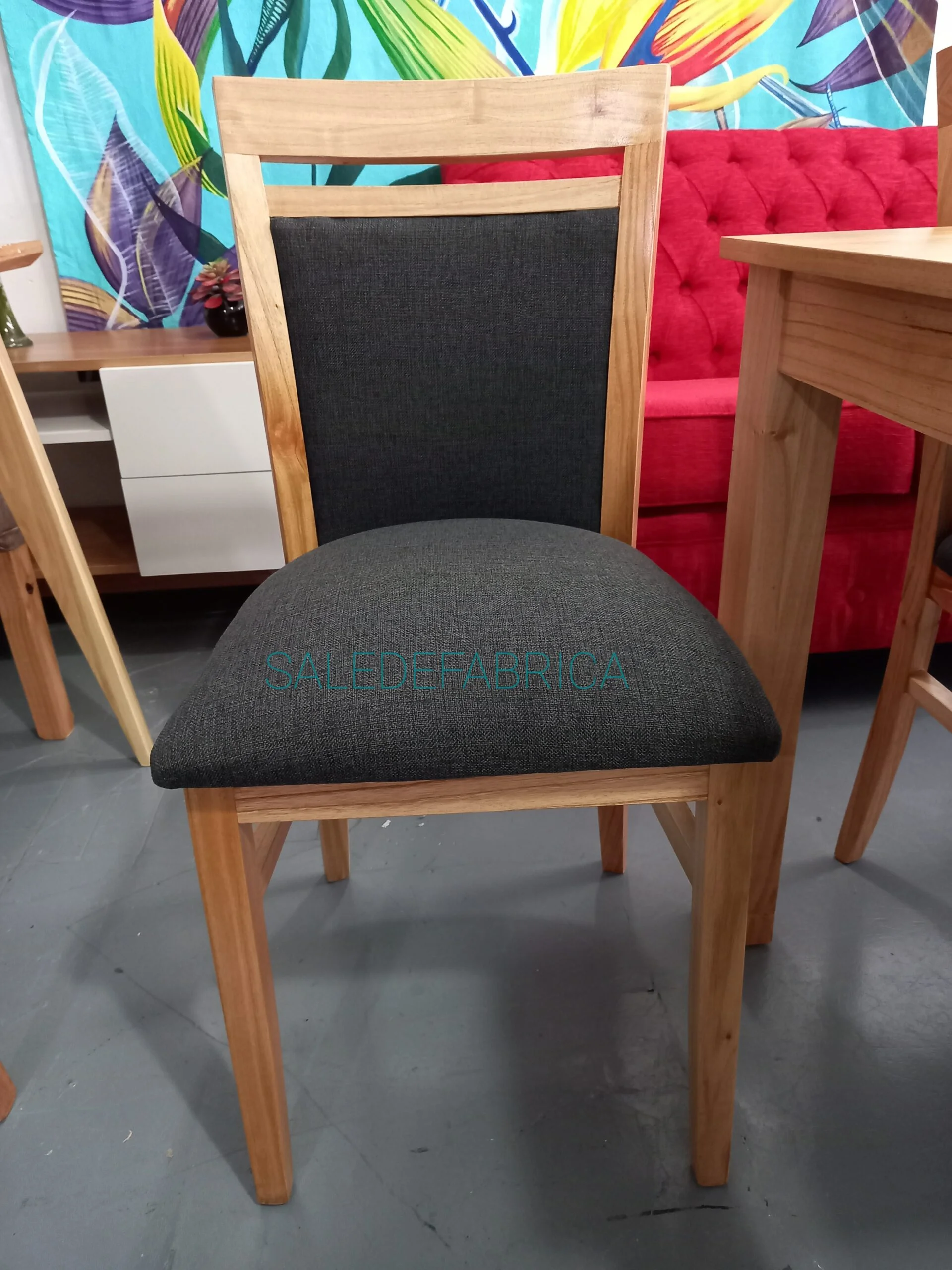 Juego de mesa extensible con sillas y sillones. - Image 4