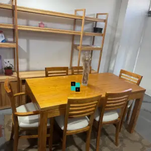 Mesa fija + 4 sillas y 2 cabeceros