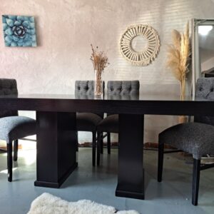 Mesa fija de 1.60 x 0.80 mts. mas 6 sillas capitone